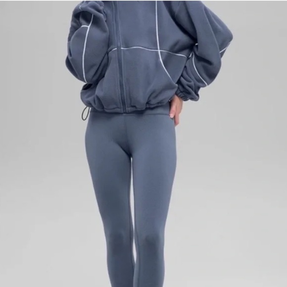 Alo Yoga NWT Polar Fleece Game Time Full Zip Jacket Blue Stone White Size M - Picture 3 of 5